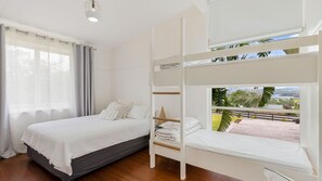 4 عدّة غرف نوم وواي فاي مجانًا وملاءات أسرّة