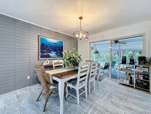 Dining - Cozy River House w/ Kayak, Grill and More! (Crystal River)
