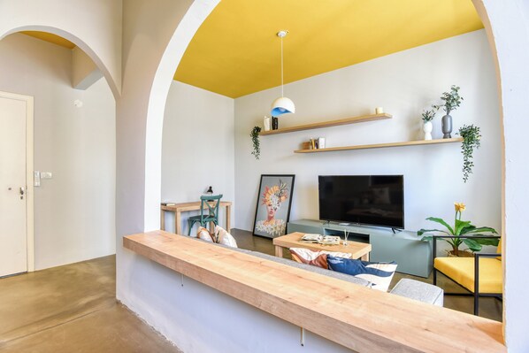 Apartment, 2 Bedrooms, Kitchen | Living room | 46-inch Smart TV with cable channels, streaming services - The Arch 2-BR Apartment in Mar Mkhayel (Beirut)