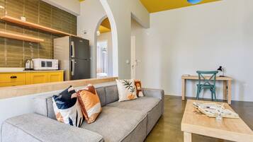 Apartment, 2 Bedrooms, Kitchen | Living room | 46-inch Smart TV with cable channels, streaming services