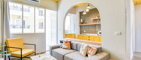 公寓, 2 間臥室, 廚房 | 客廳 | 46-吋智慧型電視、有線頻道、串流服務