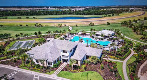  3/2/+Study  Resort  Community: restaurant/pool/spa/golf/fitness/tennis