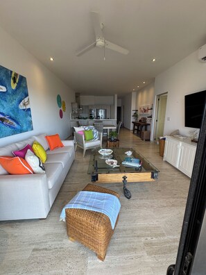 TV, fireplace - Penthouse paradise! Best Views in Cerritos. Corner unit! (Los Cerritos)