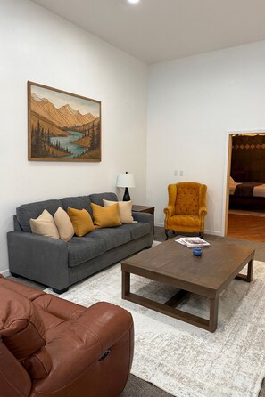 TV - Peaceful 2 Bedroom 2 Bath Bear Creek Family Retreat with River Views. Sleeps 8. (Seward)