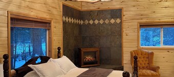 Peaceful 2 Bedroom 2 Bath Bear Creek Family Retreat with River Views. Sleeps 8.