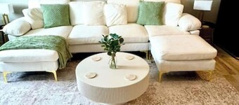 Chic Serenity Loft / Fast Wi-Fi Walkable