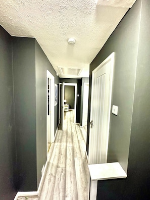 Interior - Cosy 2 Bed Flat, ~6 Guests, 4+ Free Parking RG28PY, (Reading)