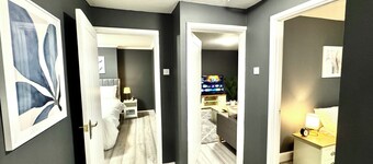 Cosy 2 Bed Flat, ~6 Guests, 4+ Free Parking RG28PY,