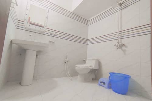 Basic Double Room, City View | Bathroom