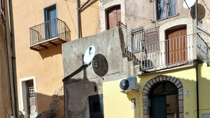 Unclassified image, 3 of 14, button - Studio apartment in the historic center renovated (Pietragalla)