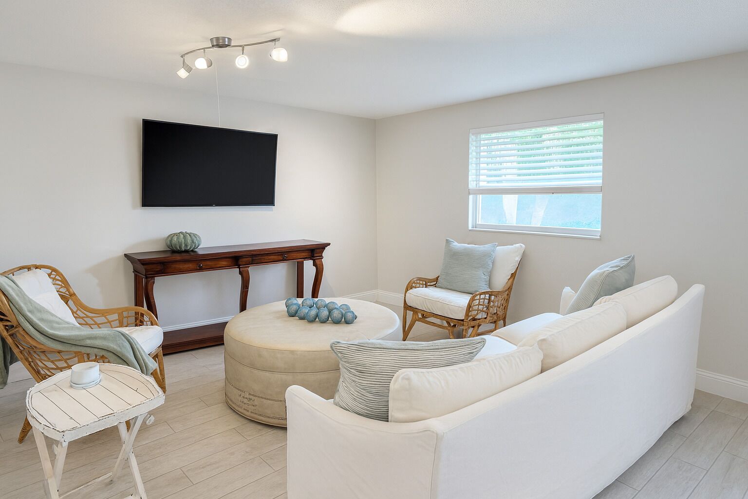 Tropical Pool Hideaway: Sleeps 9: Minutes To Downtown, Old Naples & Beaches - Naples, FL