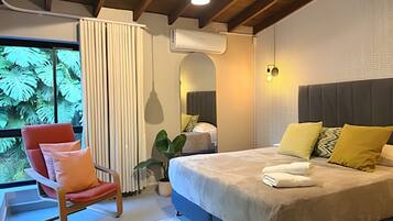 Basic Villa | In-room safe, desk, laptop workspace, blackout curtains
