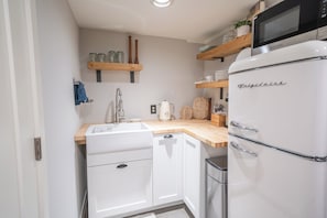 Microwave, stovetop