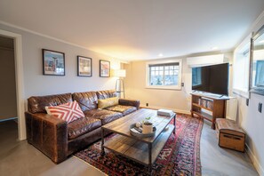 TV - Beautifully-remodeled lower level of a Craftsman home in the coveted Magnolia. (Seattle)