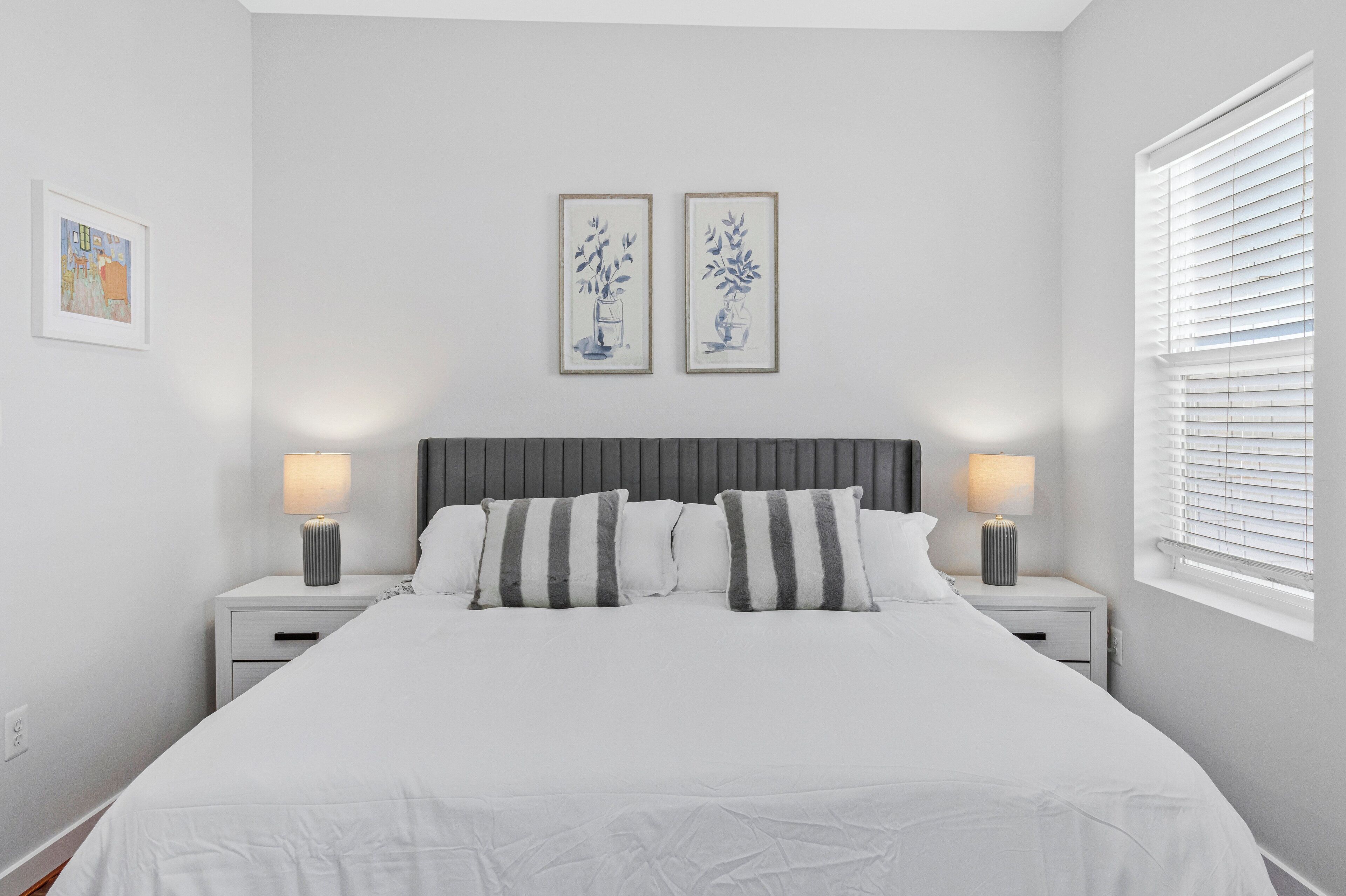 Tabla de planchar con plancha, cuna de viaje y wifi gratis 