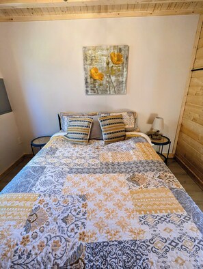 2 bedrooms, WiFi, bed sheets