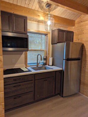 Private kitchen - Cozy 2 Bedroom Cabin in Serene Bellaire/Alden with LakeViews-Bumbleebee Bungalow (Bellaire)