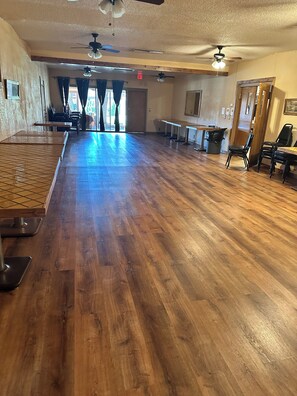 Interior - General Kearny Inn (Kearny)