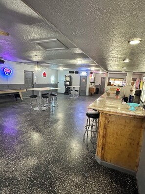 Dining - General Kearny Inn (Kearny)