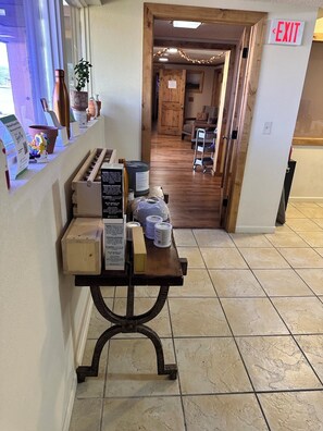 Interior - General Kearny Inn (Kearny)