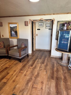 Lobby - General Kearny Inn (Kearny)