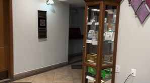 Interior - General Kearny Inn (Kearny)