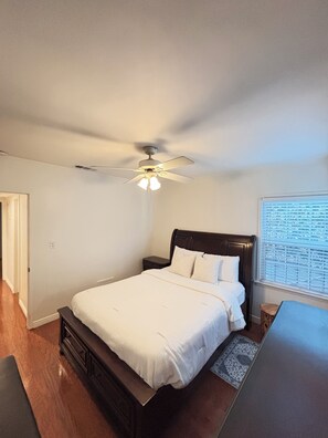 3 chambres, fer et planche à repasser, Wi-Fi gratuit, draps fournis