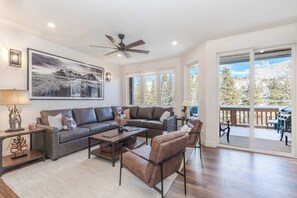 Smart TV, fireplace, stereo, offices - Mtn Views | Hot Tub | Group Lounge (Winter Park)