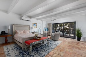 6 habitaciones, escritorio, tabla de planchar con plancha y wifi 
