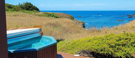 Tina de hidromasaje al aire libre