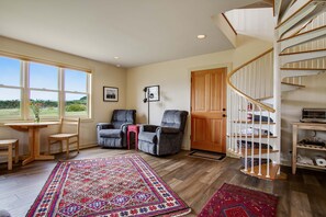 Interior - Pet-Friendly Mendocino Cottage with Ocean Views (Mendocino)