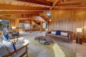 TV, fireplace - Remodeled oceanfront estate with Studio Cottage (Mendocino)