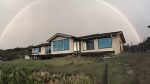 Exterior - Tideaway Private Hot Tub and Expansive Ocean View (Fort Bragg)