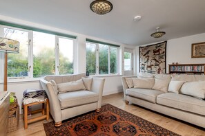 TV, fireplace - Ve-Marn Cottage | Kilrenny (Kilrenny)