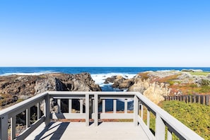 Property grounds - Oceanfront Sanctuary - Private Cove, Deck, Grill (Fort Bragg)