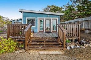 Exterior - Oceanview Home with Guest Cottage & Artist Studio (Mendocino)