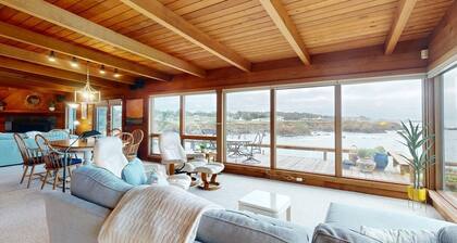 Oceanfront Haven with Beach Access, Views & Deck
