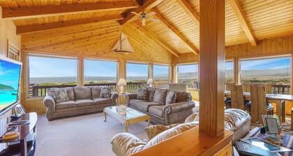 Dog-friendly Oceanfront home with Private Hot tub