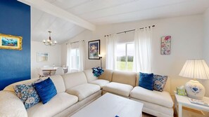 TV, fireplace, stereo, offices