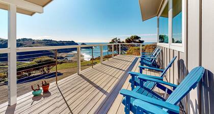 Panoramic Ocean View Home in Elk with Beach Access