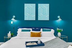 2 bedrooms, iron/ironing board, travel cot, WiFi - [Kids Favourite] Victorian Gem: 2 King Suites (Savannah)