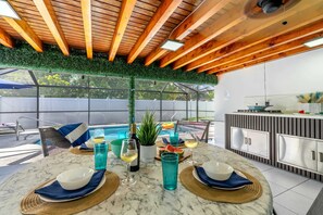 Outdoor dining - [Kids Favourite] World Cup Luxury Hub | 5BR Htd Pool & 2 Game Rooms (Hollywood)