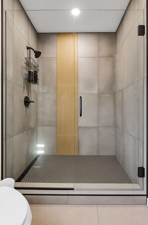 Shower, hair dryer, towels, shampoo - [Kids Favourite] Kenneth Manor: Guest House (Savannah)