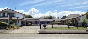 Exterior - BK's Magnolia Motor Lodge (Whanganui)