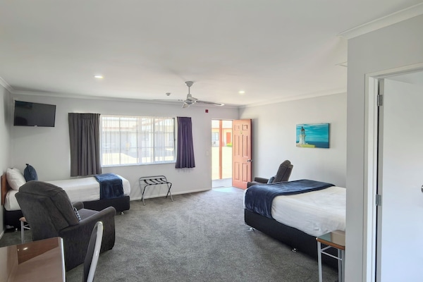 In-room safe, desk, laptop workspace, soundproofing