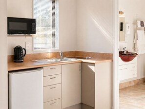 Microwave - BK's Magnolia Motor Lodge (Whanganui)