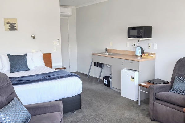 In-room safe, desk, laptop workspace, soundproofing