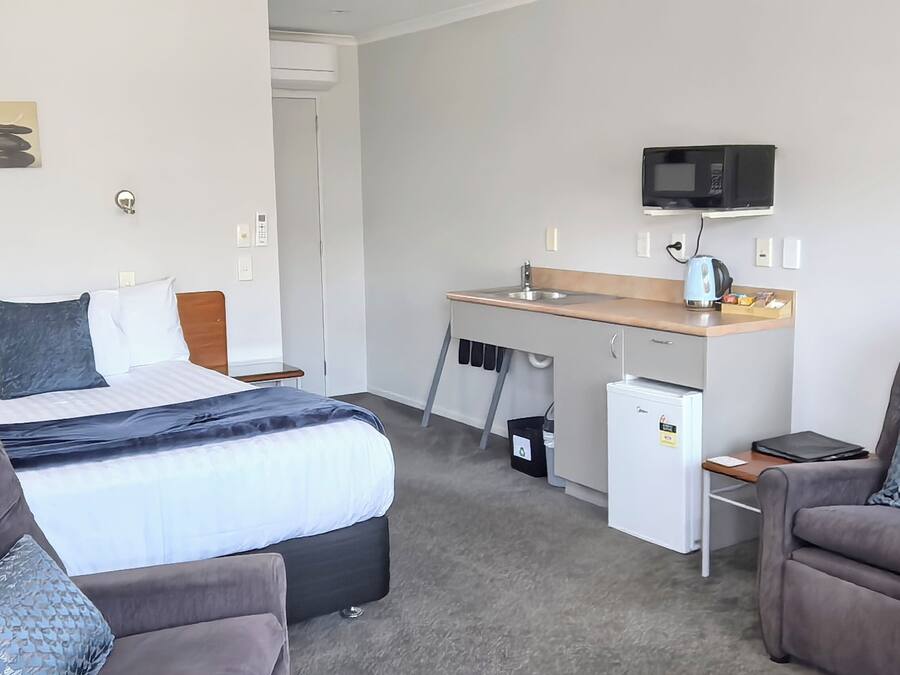 Classic Studio, Mobility Accessible