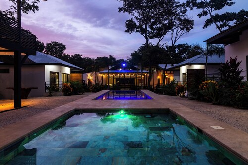 2 Blu Moons Boutique Hotel & Retreat