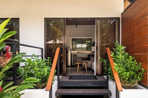 Caja de seguridad en la habitación, cortinas blackout y wifi gratis 